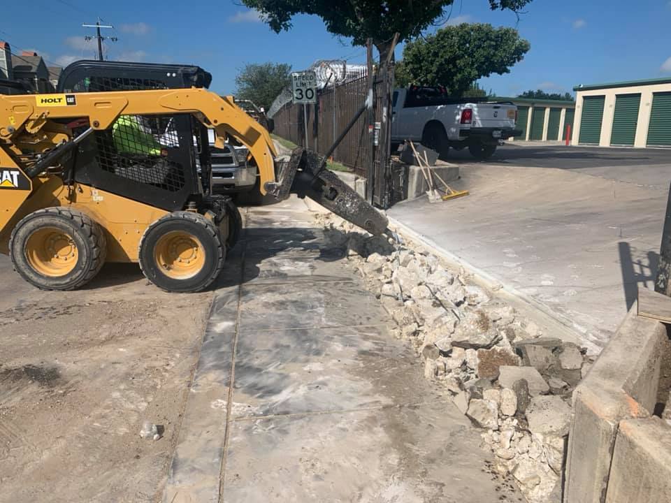 Lock Away Storage, Culebra Road: Apron Replacement