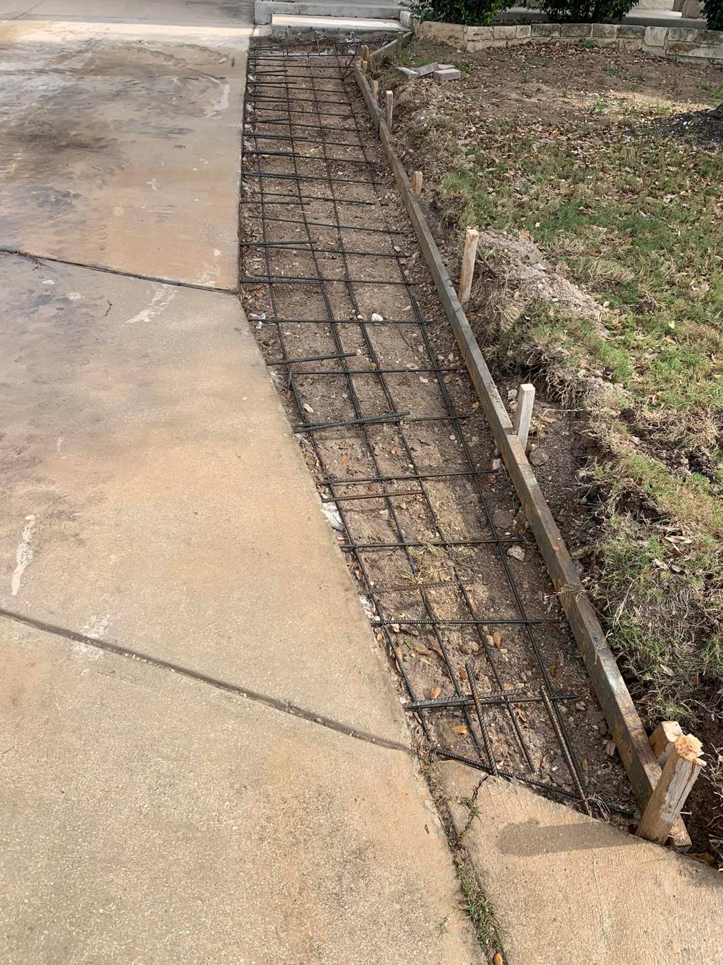 Driveway Additions and Back Patios in San Antonio: 1,2,3 Concrete project photo 2