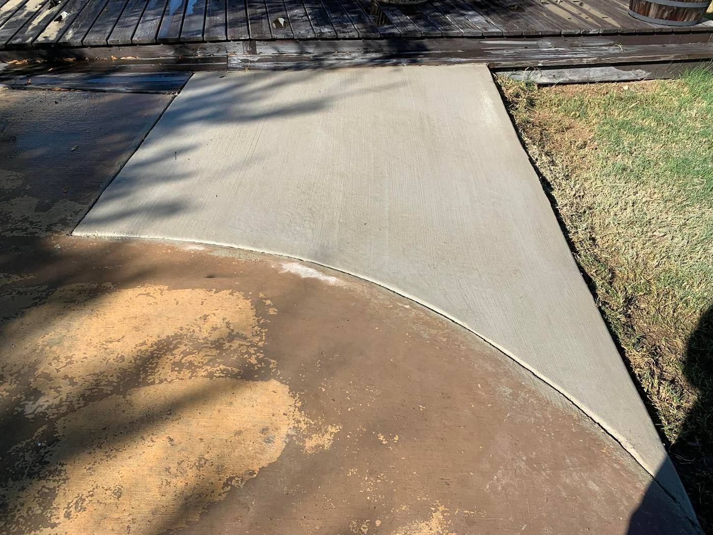 Driveway Additions and Back Patios in San Antonio: 1,2,3 Concrete project photo 3