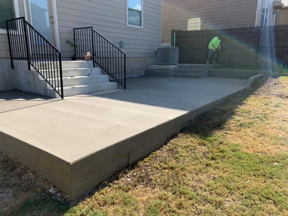 Driveway Additions and Back Patios in San Antonio: 1,2,3 Concrete project photo 5