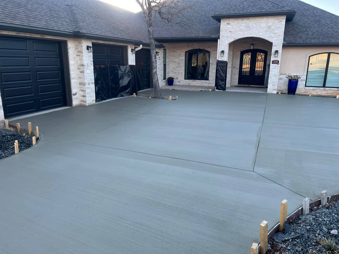 3,000 sq ft Driveway Remove and Replace: 1,2,3 Concrete project photo 6