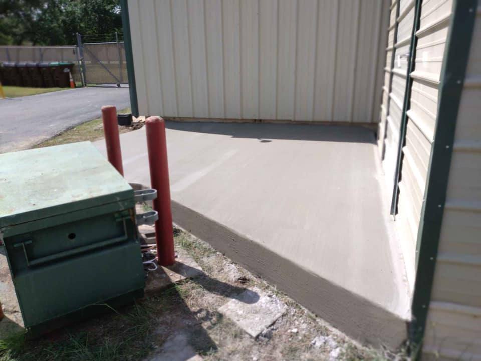 Hollywood Park Police Station: 1,2,3 Concrete project photo 6