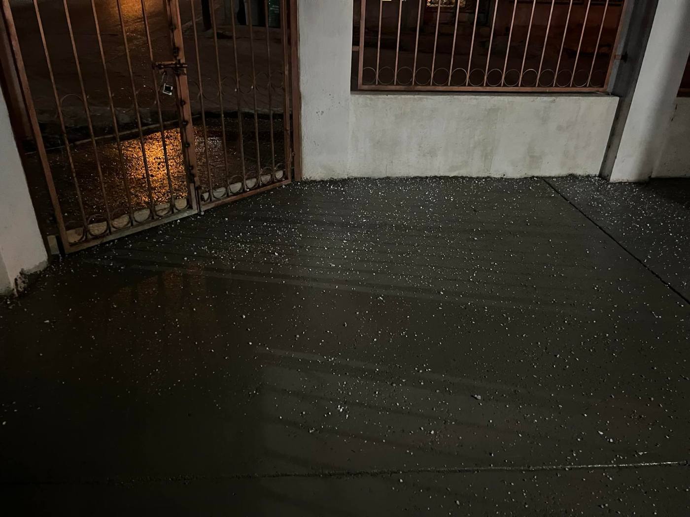 Placing a Salt-Finish Patio Slab: 1,2,3 Concrete project photo 6