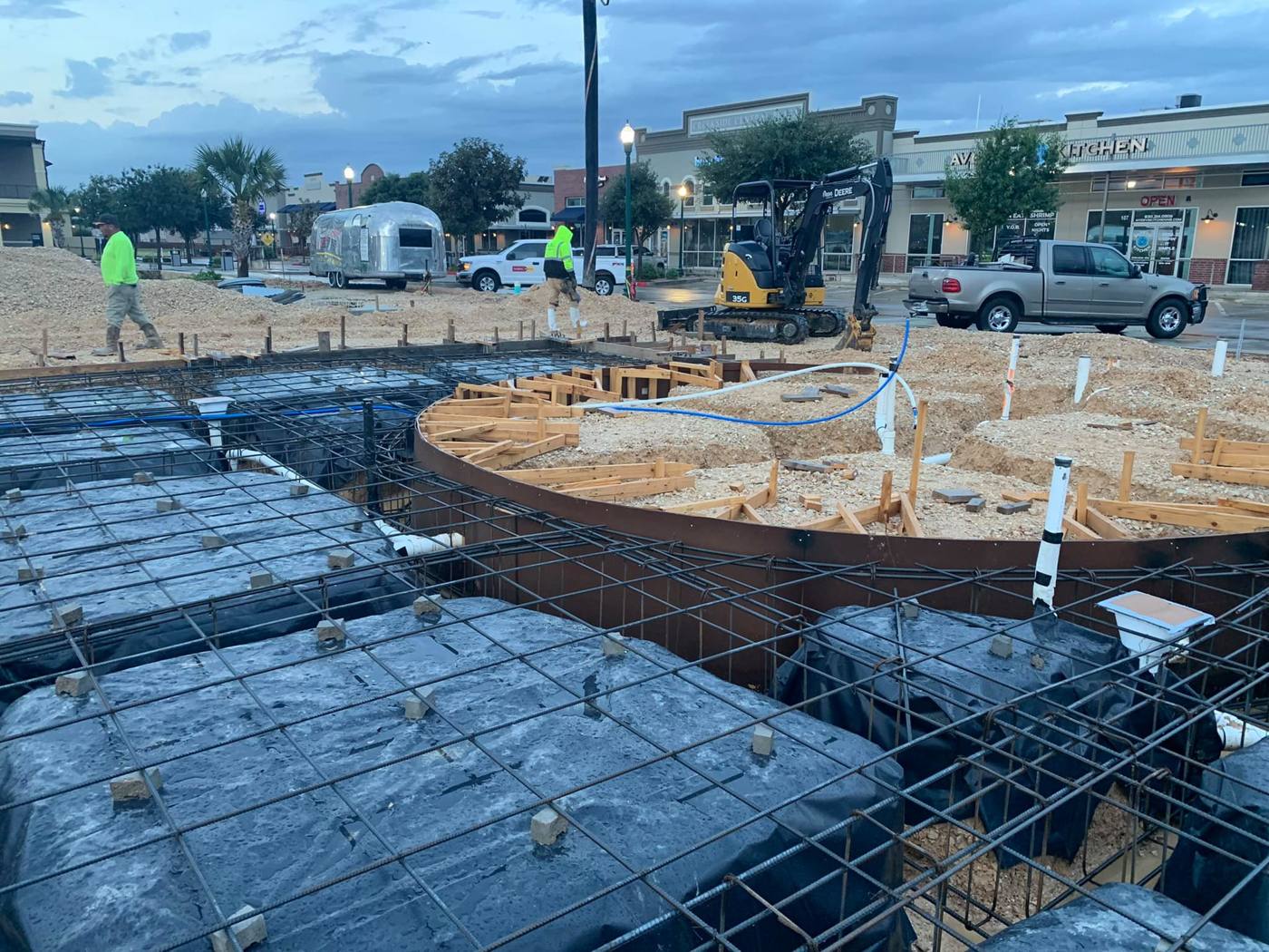 Silos at Freiheit, New Braunfels: 1,2,3 Concrete project photo 3